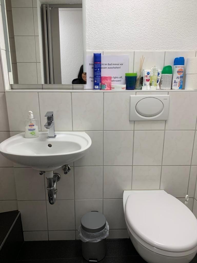 Guenstige Zimmer-Unterkunft Zimmer Mit Gemeinschaftsbad Lörrach Extérieur photo