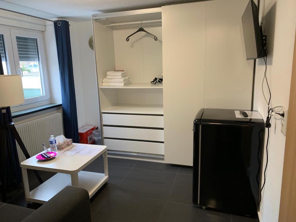 Guenstige Zimmer-Unterkunft Zimmer Mit Gemeinschaftsbad Lörrach Extérieur photo