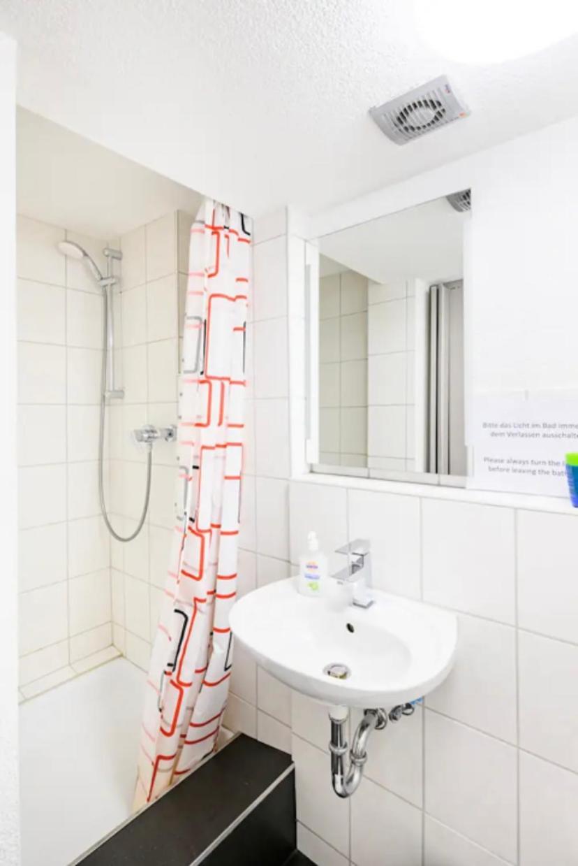Guenstige Zimmer-Unterkunft Zimmer Mit Gemeinschaftsbad Lörrach Extérieur photo