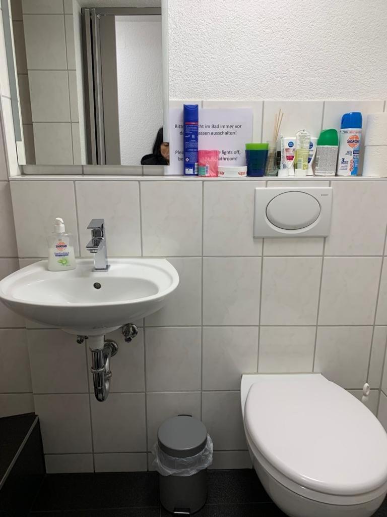 Guenstige Zimmer-Unterkunft Zimmer Mit Gemeinschaftsbad Lörrach Extérieur photo